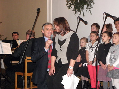 Vánoční koncert 2014 a klečící Jan Čenský s Martinou Linhartovou