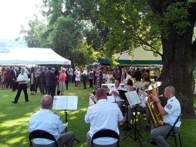 Oslava narozenin Anglické královny na Britské ambasádě v Praze 2013